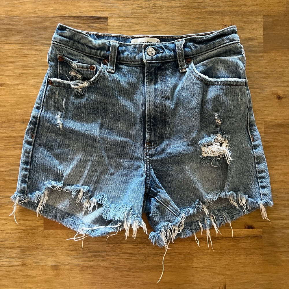 Abercrombie & Fitch High Rise 4” Short